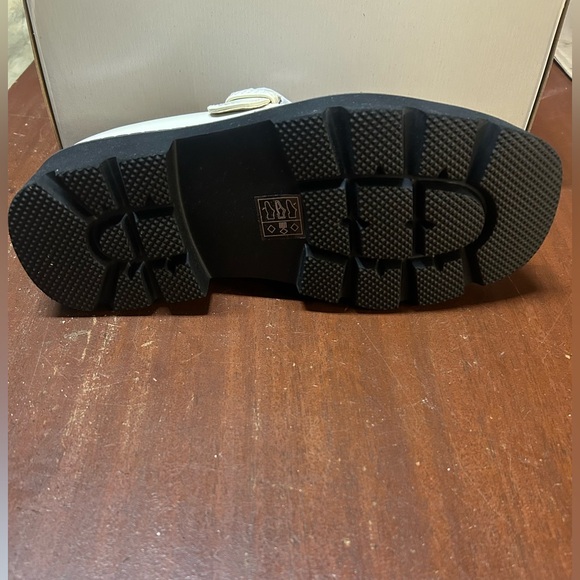 Charles & Keith Women’s White Mary Janes - Picture 5 of 7